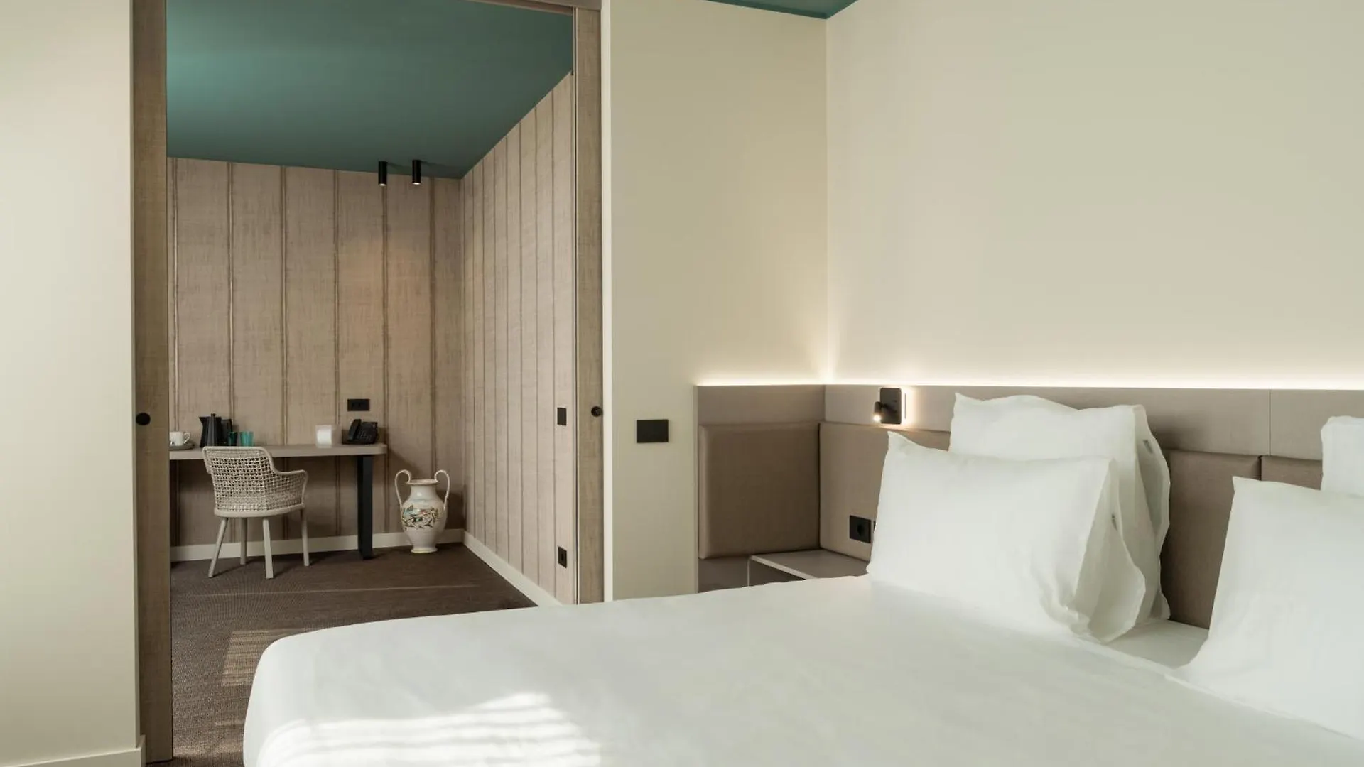 Wanderlust Hotel - Suite & Spa - Apartments & Villas - Bardolino, Lago Di Garda - Verona 4*, ברדולינו