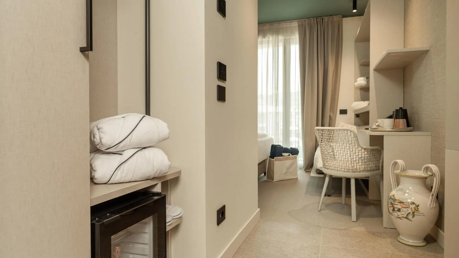 Wanderlust Hotel - Suite & Spa - Apartments & Villas - Bardolino, Lago Di Garda - Verona 4*, Bardolino