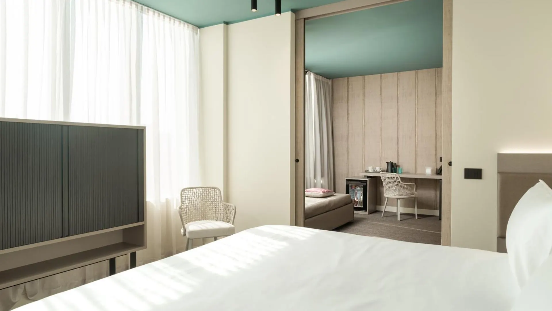 Wanderlust Hotel - Suite & Spa - Apartments & Villas - Bardolino, Lago Di Garda - Verona Italien
