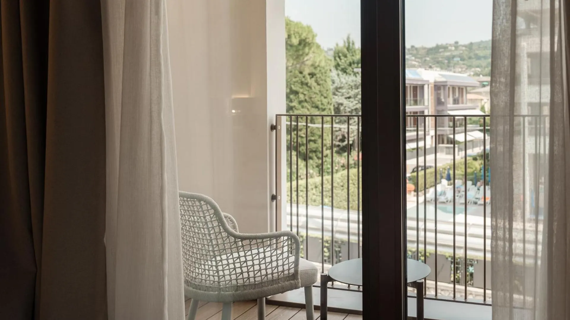 Wanderlust Hotel - Suite & Spa - Apartments & Villas - Bardolino, Lago Di Garda - Verona