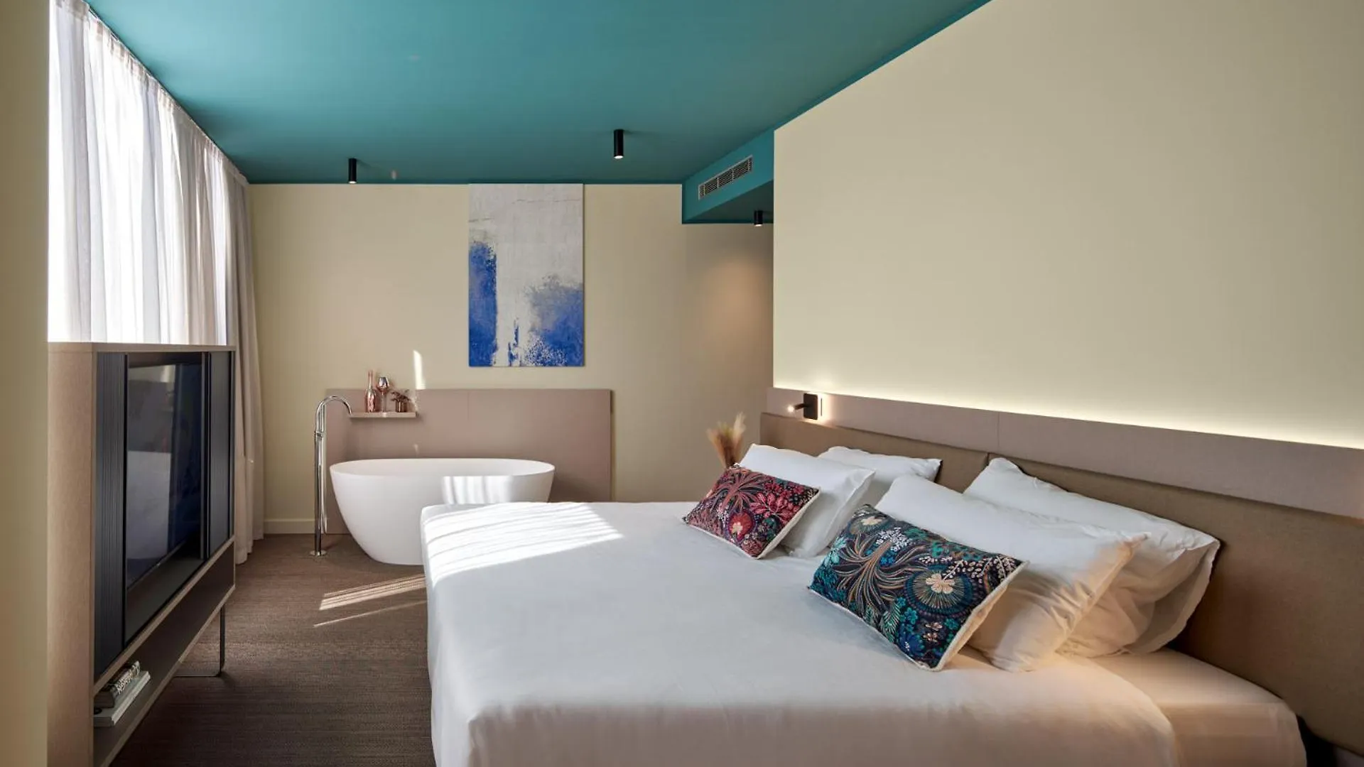 Wanderlust Hotel - Suite & Spa - Apartments & Villas - Bardolino, Lago Di Garda - Verona