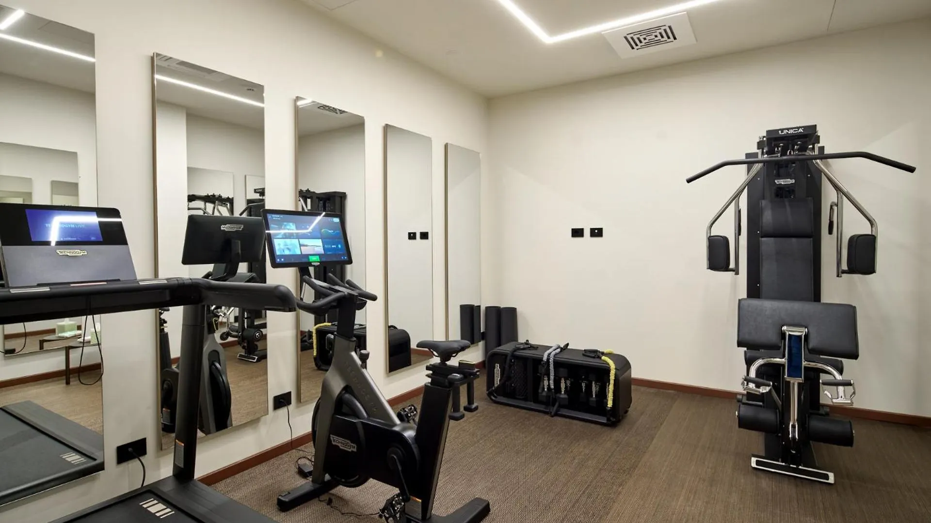 Wanderlust Hotel - Suite & Spa - Apartments & Villas - Bardolino, Lago Di Garda - Verona 4*, Bardolino Italien
